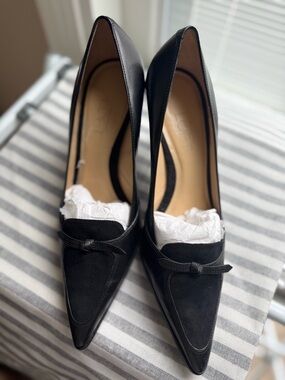 Ann Taylor Loft Pointed Toe Women's Pumps with Bow Accent
